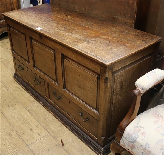 An oak mule chest, W.142cm